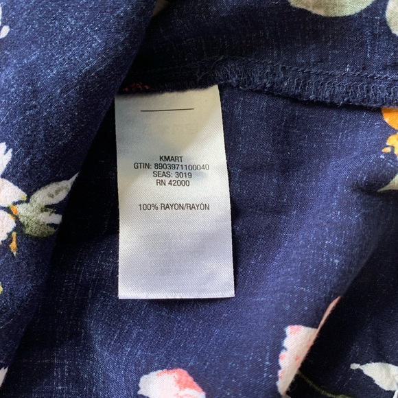 Women’s size large short sleeve floral blouse with ruffled sleeves - Picture 3 of 4